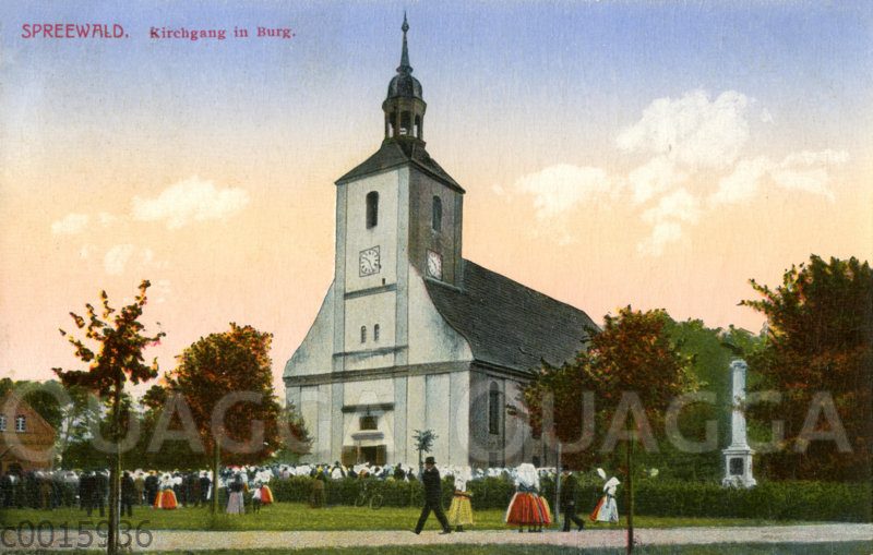 Spreewald: Kirchgang in Burg