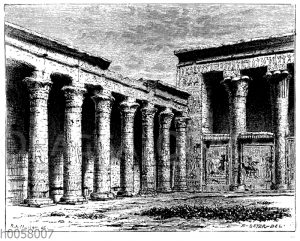 Hof des Horustempels in Edfu